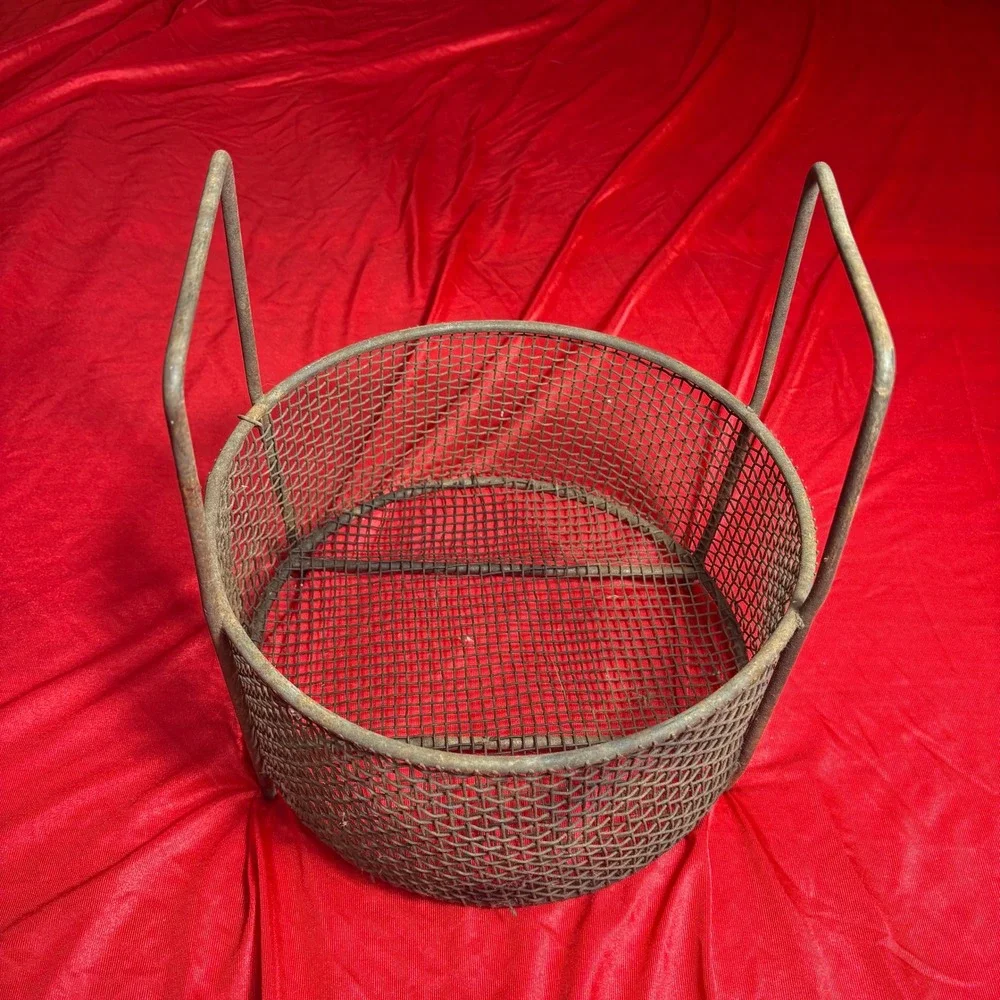 Antique Sturdy Industrial Metal Wire Vtg Meshed Farmhouse Rustic Primitive Decor